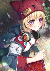Rule 34 | 1girl, absurdres, alternate costume, alternate hair length, alternate hairstyle, animal ear headwear, bag, black hair, blonde hair, blurry, blurry background, blush, breath, christmas, commentary, dutch angle, facial mark, fake animal ears, fox girl, from above, grin, headphones, headphones around neck, highres, hololive, hood, hood down, hoodie, lanyard, long sleeves, multicolored clothes, multicolored hair, multicolored hoodie, omaru polka, outdoors, pink hair, purple eyes, red beanie, red headwear, shopping bag, short hair, smile, snowing, solo, star-shaped pupils, star (symbol), streaked hair, symbol-shaped pupils, tang-du, teeth, virtual youtuber