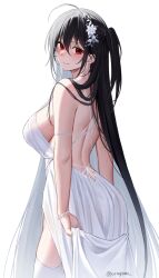 1girl absurdly_long_hair ahoge azur_lane back black_hair blush breasts commentary_request dress from_behind hair_ornament highres large_breasts long_hair looking_at_viewer median_furrow official_alternate_costume sideboob simple_background skirt_hold smile solo taihou_(azur_lane) taihou_(temptation_on_the_sea_breeze)_(azur_lane) very_long_hair white_background white_dress yorugami_rei