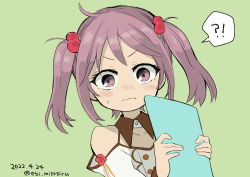 Rule 34 | !?, 1girl, clipboard, commentary request, dated, detached collar, frown, green background, hair bobbles, hair ornament, kantai collection, looking at viewer, official alternate costume, pink eyes, pink hair, sazanami (kancolle), shirt, short hair, simple background, solo, spoken interrobang, twintails, twitter username, upper body, white shirt