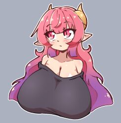 Rule 34 | 1girl, bare shoulders, black shirt, blush, breasts, cleavage, closed mouth, collarbone, curled horns, gradient hair, grey background, horns, huge breasts, ilulu (maidragon), kobayashi-san chi no maidragon, long hair, looking to the side, masked agent, messy hair, monster girl, multicolored hair, off shoulder, outline, pink hair, pointy ears, purple hair, red eyes, shirt, simple background, solo, two-tone hair, upper body, white outline
