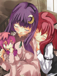 Rule 34 | 3girls, child, closed eyes, family, hair ornament, hand on shoulder, head wings, holding, if they mated, koakuma, long hair, mother and daughter, multiple girls, patchouli knowledge, pink hair, purple hair, red hair, smile, touhou, wings, yohane, yuri