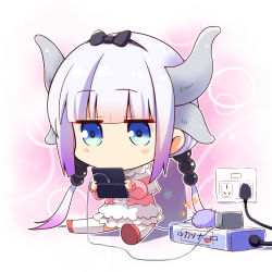Rule 34 | 10s, 1girl, bad id, bad pixiv id, blue eyes, cable, chibi, dragon girl, dragon horns, dragon tail, electric plug, electrical outlet, hair bobbles, hair ornament, hairband, handheld game console, highres, holding, horns, kanna kamui, kobayashi-san chi no maidragon, light purple hair, long hair, low twintails, nintendo 3ds, playing games, power strip, solo, subaru (794829485), tail, translation request, twintails