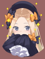 Rule 34 | 1girl, abigail williams (fate), akai ronii, black bow, black dress, black hat, blonde hair, blue eyes, bow, brown background, commentary request, covering own mouth, dress, fate/grand order, fate (series), forehead, hair bow, hands in opposite sleeves, hat, long hair, long sleeves, looking at viewer, orange bow, parted bangs, polka dot, polka dot bow, simple background, solo, sparkle