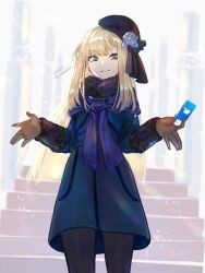 Rule 34 | 1girl, apple inc., artist name, black hat, blonde hair, blue jacket, brown gloves, card, cowboy shot, dated, dress, fate/grand order, fate (series), flower, fur collar, gloves, green eyes, hair ornament, hat, holding, holding card, jacket, long hair, long sleeves, looking at viewer, lord el-melloi ii case files, pantyhose, parted lips, reines el-melloi archisorte, romayasu, smile, solo, stairs, teeth, tilted headwear, white background, ||/