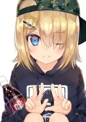 Rule 34 | 1girl, ;d, backwards hat, baseball cap, blonde hair, blue eyes, blush, bottle, camouflage, camouflage headwear, character request, commentary request, double w, dr pepper, drawstring, eyes visible through hair, fang, fushimi sameta, hair between eyes, hair ornament, hair over one eye, hairclip, hands up, hat, highres, holding, holding bottle, hood, hood down, hoodie, long sleeves, looking at viewer, one eye closed, open mouth, original, short hair, simple background, smile, solo, squatting, teeth, w, white background