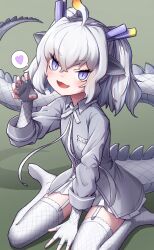 Rule 34 | 1girl, animal ears, blush, claw pose, dragon ears, dragon girl, dragon horns, dragon tail, elbow gloves, fangs, fingerless gloves, garter straps, gloves, grey eyes, grey gloves, grey shirt, hair between eyes, heart, highres, horns, kemono friends, kemono friends 3, long sleeves, looking at viewer, mogurii, no shoes, open mouth, pleated skirt, scales, shirt, short hair, sidelocks, skirt, smile, solo, spoken heart, tail, thighhighs, white dragon (kemono friends), white hair, white skirt, white thighhighs, zettai ryouiki