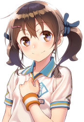 Rule 34 | 1girl, black ribbon, blush, brown eyes, brown hair, closed mouth, clothes writing, collared shirt, gym shirt, hair ornament, hair ribbon, hairclip, hand on own chest, head tilt, long hair, looking at viewer, nose blush, original, pairan, ribbon, shirt, short sleeves, simple background, smile, solo, sweatband, tareme, twintails, upper body, white background, white shirt, wing collar
