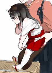 Rule 34 | 10s, 2girls, akagi (kancolle), animal ears, basket, between legs, brown eyes, brown hair, carrying, commentary request, houshou (kancolle), japanese clothes, kantai collection, kemonomimi mode, long hair, multiple girls, raccoon ears, raccoon tail, sandals, shuu-0208, smile, tail, tail between legs, thighhighs, aged down