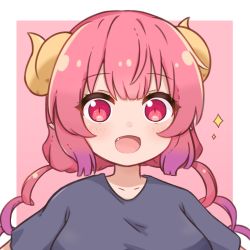 Rule 34 | 1girl, :d, black shirt, blush, border, collarbone, commentary request, dragon horns, fang, gradient hair, happy, horns, ilulu (maidragon), ixia (ixia424), kobayashi-san chi no maidragon, long hair, looking at viewer, multicolored hair, open mouth, outside border, pink background, portrait, red eyes, red hair, shirt, short sleeves, slit pupils, smile, solo, sparkle, twintails, white border