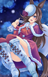 Rule 34 | 1girl, :d, animal ears, boots, brown hair, capelet, cloud, commentary request, convenient leg, cross-laced footwear, dress, flower, fur-trimmed capelet, fur-trimmed dress, fur trim, hair over one eye, hat, hat flower, highres, holding, holding sack, horse ears, horse girl, horse tail, lace-up boots, long hair, night, night sky, open mouth, outdoors, purple eyes, red capelet, red dress, red flower, red rose, red thighhighs, rice shower (umamusume), rose, sack, signature, sky, smile, solo, tail, thighhighs, thighhighs under boots, tilted headwear, umamusume, very long hair, white footwear, white hat, yumibakama meme