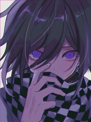 Rule 34 | 1boy, black hair, black scarf, checkered clothes, checkered scarf, covered mouth, danganronpa (series), danganronpa v3: killing harmony, hair between eyes, hand up, highres, looking at viewer, male focus, oma kokichi, portrait, purple eyes, scarf, solo, urami0310, white background, white scarf