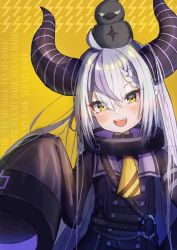 Rule 34 | 1girl, absurdres, ahoge, animal, animal on head, bird, bird on head, black horns, blush, braid, bright pupils, chain, closed mouth, crow (la+ darknesss), eyelashes, fang, green eyes, grey hair, highres, hololive, holox, horns, icetea774, la+ darknesss, long eyelashes, long hair, multicolored hair, multicolored horns, necktie, o-ring, on head, open mouth, pointy ears, purple hair, purple horns, sleeves past fingers, sleeves past wrists, smile, streaked hair, teeth, tongue, virtual youtuber, white pupils, yellow background, yellow eyes, yellow necktie