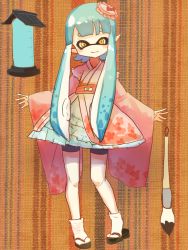 Rule 34 | 1girl, bike shorts, blush, full body, inkling, inkling girl, inkling player character, japanese clothes, kimono, long hair, looking at viewer, milimilihosi, nintendo, pointy ears, short kimono, smile, solo, splatoon (series), splatoon 1, standing, striped, striped background, tentacle hair, yellow eyes