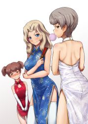 Rule 34 | 10s, 3girls, alisa (girls und panzer), blonde hair, blue eyes, blush, breasts, brown eyes, brown hair, bubble, blowing bubbles, chewing gum, china dress, chinese clothes, dress, elbow gloves, hand fan, flat chest, folding fan, freckles, from behind, girls und panzer, gloves, grey hair, highres, kay (girls und panzer), legs, long hair, looking at viewer, looking back, multiple girls, naomi (girls und panzer), short hair, skindentation, smile, solokov (okb-999), thighhighs, thighs, very short hair, white background, white legwear