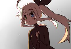 Rule 34 | 1girl, ahoge, black bow, black shirt, blonde hair, blue eyes, bow, clenched hand, gold ring, gradient background, green eyes, grey background, hair bow, heterochromia, kimberlite (magia break), light blush, light particles, long hair, long sleeves, looking at viewer, magia break, parted lips, shirt, side ponytail, simple background, sleeves past wrists, solo, turtleneck, turtleneck shirt, upper body, usamata
