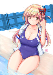 Rule 34 | 1girl, absurdres, akb49 ren&#039;ai kinshi jourei, arena (company), blonde hair, blush, bow, breasts, brown eyes, cleavage, closed mouth, competition swimsuit, cosplay, hair bow, half updo, highres, kanojo okarishimasu, large breasts, mizuhara chizuru, one-piece swimsuit, plaid, plaid bow, pool, sitting, smile, solo, swimsuit, tong shui, urakawa minori, urakawa minori (cosplay)