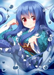 Rule 34 | 1girl, air bubble, blue hair, bubble, closed mouth, cosplay, fins, frilled kimono, frills, green kimono, head fins, highres, hinanawi tenshi, japanese clothes, kimono, long hair, long sleeves, no headwear, obi, one-hour drawing challenge, purple sash, red eyes, ruu (tksymkw), sash, sidelocks, smile, solo, touhou, underwater, upper body, very long hair, wakasagihime, wakasagihime (cosplay), wide sleeves