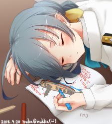 Rule 34 | 1girl, :3, ahoge, arrow (symbol), artist name, blue bow, blue bowtie, blurry, blush, bow, bowtie, closed eyes, commentary, dated, depth of field, drawing, epaulettes, fingernails, grey hair, hair bow, highres, holding, holding pencil, izumo (battleship), jacket, kantai collection, kiyoshimo (kancolle), long sleeves, notebook, nuka (nvkka), one-hour drawing challenge, pencil, shirt, sleeping, solo, translated, white jacket, white shirt, world of warships, yellow bow