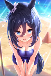 Rule 34 | 1girl, animal ears, backlighting, bare arms, bare legs, bare shoulders, beach, black hair, blue eyes, blue one-piece swimsuit, blush, breasts, cleavage, collarbone, day, eishin flash (umamusume), hair between eyes, highres, horse ears, horse girl, horse tail, large breasts, looking at viewer, ocean, one-piece swimsuit, open mouth, sand, short hair, smile, solo, sparkle, swimsuit, tail, thighs, tomo (tmtm mf mf), umamusume