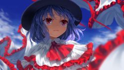 Rule 34 | 1girl, black hat, blue hair, blue sky, capelet, closed mouth, cloud, day, frilled capelet, frills, hat, highres, nagae iku, outdoors, pink eyes, red neckwear, short hair, sky, solo, suna (s73d), touhou, upper body, white capelet