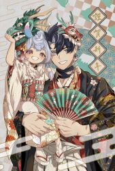 1boy 1girl absurdres animal_ears aqua_sash arm_up asa_no_ha_(pattern) bandaged_neck bandages black_hair black_jacket blue_eyes blue_hair blush bow carrying checkered_background commentary_request crossed_bangs daruma_doll dragon_mask earrings egasumi facial_scar floral_print folding_fan fur-trimmed_kimono fur_trim genshin_impact gourd gradient_hair grey_background grey_hair grin hair_between_eyes hair_ornament hair_over_shoulder hakama hand_fan haori highres holding holding_fan jacket japanese_clothes jewelry kanoko_(pattern) kanzashi kikkoumon kikumon kimono long_hair long_sleeves looking_at_viewer lotus_print low-tied_long_hair mask mask_on_head mount_fuji mountain multicolored_hair obi obiage obijime okobo open_clothes open_jacket parted_bangs pom_pom_(clothes) pom_pom_hair_ornament print_kimono purple_hair red_bow red_eyes red_kimono sandals sash scar scar_on_arm scar_on_cheek scar_on_face scar_on_hand scar_on_neck shiba_(tonari_no_shiba_inu) shide short_hair sigewinne_(genshin_impact) simple_background single_earring smile socks streaked_hair tabi tassel tassel_earrings tassel_hair_ornament teeth white_footwear white_hakama white_kimono white_socks wide_sleeves wriothesley_(genshin_impact)