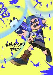 Rule 34 | 1boy, bike shorts, blue eyes, blue hat, blue shirt, clash blaster (splatoon), commentary request, cross-laced footwear, gun, hat, highres, holding, holding gun, holding weapon, inkling, inkling boy, inkling player character, nintendo, open mouth, pointy ears, shirt, simple background, solo, splatoon (series), splatoon 3, teeth, translation request, weapon, xdies ds, yellow background