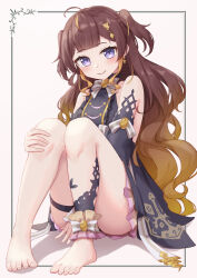 Rule 34 | 1girl, absurdres, ahoge, ankle bow, ankle ribbon, anya melfissa, anya melfissa (1st costume), bare shoulders, barefoot, black dress, blunt bangs, bow, bowtie, brown hair, convenient leg, detached sleeves, dress, eyelashes, feet, frills, full body, gold trim, gradient background, gradient hair, hand on own knee, highres, hololive, hololive indonesia, knees up, legs, light brown hair, long hair, looking at viewer, multicolored hair, pink background, purple eyes, ribbon, shadow, sitting, sleeveless, sleeveless dress, smile, solo, thigh strap, toenails, toes, two side up, typho, very long hair, virtual youtuber, white bow