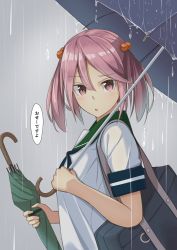 Rule 34 | 1girl, blush, commentary request, green sailor collar, grey background, hair between eyes, hair bobbles, hair ornament, highres, holding, holding umbrella, kantai collection, negahami, open mouth, pink eyes, pink hair, rain, sailor collar, sazanami (kancolle), school uniform, serafuku, short hair, short sleeves, solo, speech bubble, translation request, twintails, umbrella