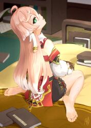 Rule 34 | 1girl, ahoge, bare legs, bare shoulders, barefoot, black shorts, blurry, blurry background, book, bright pupils, depth of field, detached collar, detached sleeves, eyelashes, feet, film grain, from behind, full body, genshin impact, gold trim, green eyes, hair between eyes, highres, indoors, legs, long hair, long sleeves, looking at viewer, looking back, multicolored hair, on bed, open mouth, pink hair, short shorts, shorts, signature, sitting, soles, solo, streaked hair, toes, wariza, white hair, white pupils, yanfei (genshin impact), yukkuri bitto