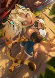 1girl absurdres animal_ears ass bare_shoulders blonde_hair blue_shorts breasts cleavage commentary crop_top day eltdoa english_commentary from_above full_body genshin_impact green_eyes highres jaguar_ears jaguar_girl jaguar_tail lips long_hair looking_at_viewer medium_breasts multicolored_hair outdoors outstretched_arm parted_bangs red_hair shorts sideboob signature smile solo tail very_long_hair xilonen_(genshin_impact)