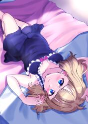 1girl ahoge armpits bed_sheet black_nightgown blanket blue_eyes blunt_bangs blush breasts breasts_apart cleavage closed_mouth collarbone covered_navel dot_nose dutch_angle eyelashes feet_out_of_frame frilled_nightgown highres idolmaster idolmaster_million_live! idolmaster_million_live!_theater_days indoors light_brown_hair looking_at_viewer lying medium_breasts nightgown on_back on_bed short_hair shy sidelocks solo suou_momoko tanukiinu005 upside-down wavy_hair wavy_mouth