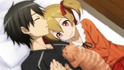 Rule 34 | 10s, 1boy, 1girl, bed, black hair, brown hair, cat, closed eyes, game cg, hair ornament, indoors, kirito, lying, on back, pillow, red eyes, short twintails, silica, sword art online, sword art online: hollow fragment, twintails