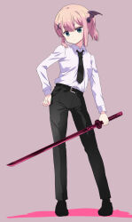 Rule 34 | 1girl, belt, blue eyes, chainsaw man, chiyoda momo, commentary, formal, full body, hair ornament, hand on own hip, highres, katana, machikado mazoku, mukaibi aoi, necktie, pink hair, ponytail, simple background, solo, suit, sword, trait connection, weapon, x hair ornament