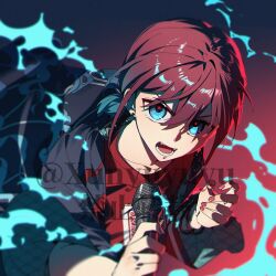 1girl blue_eyes blue_hair brown_hair chinese_commentary commentary_request girls_band_cry gradient_hair hair_between_eyes holding holding_microphone iseri_nina kuuhaku_to_catharsis low_twintails microphone multicolored_hair nail_polish open_mouth red_nails red_shirt shirt short_hair short_twintails solo teeth twintails xunyu_(manyu)