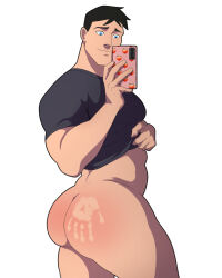 Rule 34 | 1boy, ass, bara, black hair, black shirt, blue hair, bottomless, closed mouth, dc comics, dkmate, holding, holding phone, kon-el, large pectorals, looking at phone, male focus, muscular, muscular male, naked shirt, pectorals, phone, shirt, short hair, simple background, slap mark, smile, solo, superboy, thick thighs, thighs, white background, young justice
