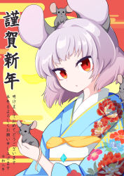 Rule 34 | 1girl, :x, absurdres, alternate costume, animal, animal ears, blue kimono, chinese zodiac, commentary request, crystal, egasumi, floral print, fugaku (miko no miyatsuguchi), grey hair, highres, holding, holding animal, japanese clothes, kimono, looking at viewer, mouse (animal), mouse ears, mouse girl, nazrin, open mouth, red eyes, short hair, solo, touhou, translation request, upper body, year of the rat