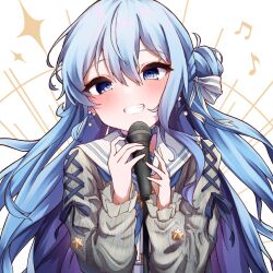 Rule 34 | 1girl, aran sweater, blue choker, blue eyes, blue hair, blush, cable knit, cardigan, choker, commentary, double-parted bangs, grey cardigan, grin, hair between eyes, hair bun, hands up, highres, holding, holding microphone, hololive, hoshimachi suisei, hoshimachi suisei (school uniform), long hair, long sleeves, looking at viewer, matcha amigo, microphone, musical note, official alternate costume, official alternate hair length, official alternate hairstyle, sailor collar, school uniform, shirt, side up bun, sidelocks, simple background, single side bun, smile, solo, sweater, teeth, upper body, very long hair, virtual youtuber, white background, white sailor collar, white shirt