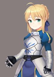 Rule 34 | 1girl, ahoge, armor, armored dress, artoria pendragon (all), artoria pendragon (fate), blonde hair, blush, brown background, fate/grand order, fate/stay night, fate/unlimited codes, fate (series), gauntlets, green eyes, highres, looking at viewer, saber (fate), simple background, sizeaton, smile, solo