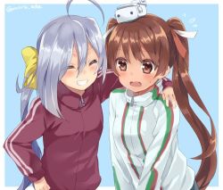 Rule 34 | 10s, 2girls, ^ ^, adapted costume, ahoge, arm around shoulder, blue background, brown hair, closed eyes, flying sweatdrops, grin, hair between eyes, hair ribbon, hand on own hip, jacket, jpeg artifacts, kantai collection, kiyoshimo (kancolle), libeccio (kancolle), maruki (punchiki), multiple girls, open mouth, ribbon, silver hair, simple background, smile, tan, track jacket, twintails, twitter username, wavy mouth