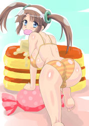 Rule 34 | 10s, 1girl, ass, back, bare shoulders, barefoot, bikini, blue eyes, blush, breasts, brown hair, cameltoe, candy, female focus, food, from behind, hairband, large breasts, lollipop, long hair, looking back, minori (senran kagura), mutsuya, senran kagura, senran kagura shinovi versus, shiny skin, simple background, solo, swimsuit, twintails