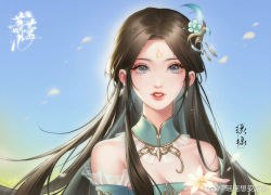 Rule 34 | 1girl, bare shoulders, blue sky, brown hair, detached collar, doupo cangqiong, dress, falling petals, flower, green dress, gu xun er (doupo cangqiong), hair ornament, holding, holding flower, light particles, long hair, looking at viewer, outdoors, parted lips, petals, sky, solo, teeth, upper body, yaoyao xiang bian fupo