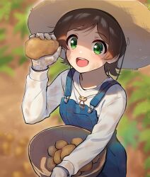 Rule 34 | 1girl, blue overalls, blurry, blurry background, blush, bowl, brown hair, dirty, dirty face, food, green eyes, hat, holding, holding bowl, holding food, holding vegetable, idolmaster, idolmaster million live!, kamille (vcx68), kinoshita hinata, looking at viewer, outdoors, overalls, potato, shirt, smile, solo, straw hat, teeth, upper teeth only, vegetable, white shirt, work gloves