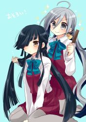 Rule 34 | &gt;:), 10s, 2girls, :/, ahoge, alternate hairstyle, black hair, blue background, blue bow, blue bowtie, blush, bow, bowtie, comb, dress shirt, full body, grey eyes, grey hair, grey legwear, hair over one eye, hayashimo (kancolle), holding, kantai collection, kiyoshimo (kancolle), long hair, long sleeves, looking at another, multiple girls, nagasioo, own hands together, pleated skirt, shirt, sidelocks, simple background, sitting, skirt, smile, sparkle, twintails, v-shaped eyebrows, v arms, very long hair, vest, wariza, white shirt, yellow eyes