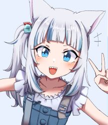 1girl animal_ears blue_background blue_eyes blue_hair cat_ears collarbone cube_hair_ornament gawr_gura grey_hair hair_ornament highres hololive hololive_english looking_at_viewer multicolored_hair open_mouth sharp_teeth short_sleeves side_ponytail simple_background solo streaked_hair suspenders teeth v virtual_youtuber wool_(miwol)