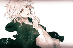 Rule 34 | 1boy, :d, collarbone, commentary request, danganronpa (series), danganronpa 2: goodbye despair, dutch angle, green eyes, green jacket, grey background, hair between eyes, hood, hood down, index finger raised, jacket, komaeda nagito, long sleeves, looking at viewer, lower teeth only, male focus, messy hair, open clothes, open jacket, open mouth, sakuyu, shirt, simple background, smile, solo, teeth, upper body, white hair, white shirt