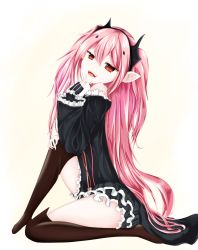 Rule 34 | 10s, 1girl, black hair, black thighhighs, hair ornament, highres, krul tepes, long hair, open mouth, owari no seraph, pink hair, red eyes, simple background, solo, thighhighs, to sse, tu (to sse), white background