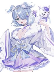 Rule 34 | 1girl, absurdres, animal, animal on shoulder, blue bow, blue hair, bow, breasts, cleavage, dragon, elira pendora, elira pendora (2nd costume), fangs, fur trim, grey kimono, hair over one eye, head wings, highres, japanese clothes, jewelry, key, kimono, looking to the side, medium breasts, necklace, nijisanji, nijisanji en, off shoulder, official alternate costume, one eye covered, open mouth, pikl (elira pendora), purple skirt, py (py00000o), short hair, skin fangs, skirt, smile, solo, tiara, virtual youtuber, wings