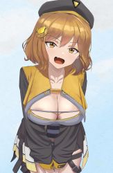 Rule 34 | 1girl, anis (nikke), bad link, black jacket, breasts, brown hair, cleavage cutout, clothing cutout, fang, goddess of victory: nikke, hair ornament, hat, highres, jacket, large breasts, leaning forward, looking at viewer, open mouth, simple background, skin fang, smile, solo, sukanpin