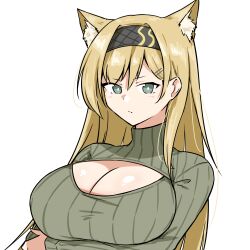 1girl absurdres alternate_costume animal_ear_fluff animal_ears arknights arm_under_breasts black_hairband black_outline blonde_hair breasts bright_pupils cleavage cleavage_cutout closed_mouth clothing_cutout commentary commentary_request english_commentary green_eyes grey_sweater hair_ornament hairband hairclip highres horn_(arknights) large_breasts light_blush light_frown long_hair long_sleeves looking_at_viewer mixed-language_commentary outline ribbed_sweater simple_background solo split_mouth sweater turtleneck turtleneck_sweater upper_body white_background white_pupils xibu_cai