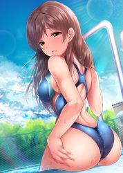Rule 34 | 1girl, ass, back, bare shoulders, blue one-piece swimsuit, blue sky, blush, breasts, brown eyes, brown hair, competition swimsuit, day, fence, garana, hand on own hip, highres, hip focus, idolmaster, idolmaster cinderella girls, large breasts, lens flare, light particles, long hair, looking at viewer, looking back, nitta minami, one-piece swimsuit, open mouth, parted lips, pool, poolside, sitting, sky, smile, solo, sunlight, swept bangs, swimsuit, tree